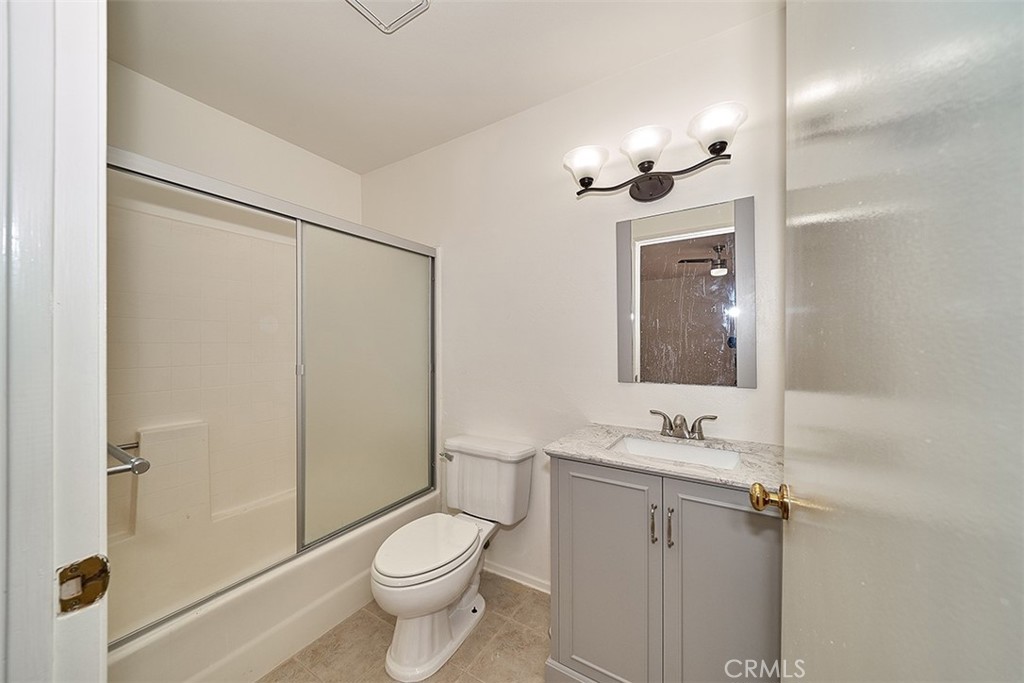 433 S Manhattan 213 Property Photo 17