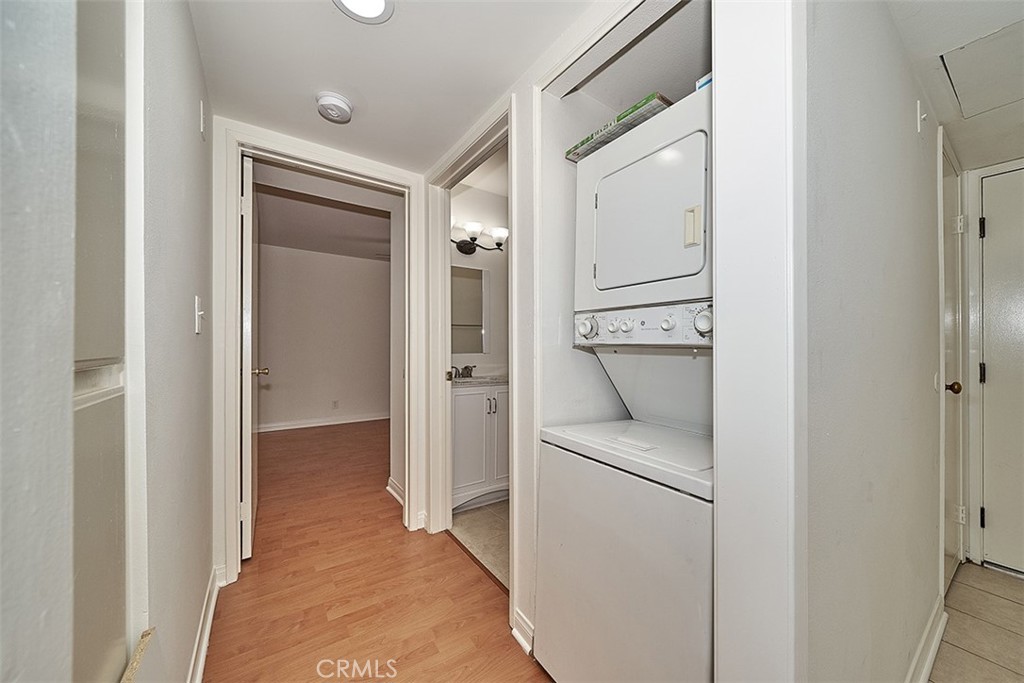 433 S Manhattan 213 Property Photo 19