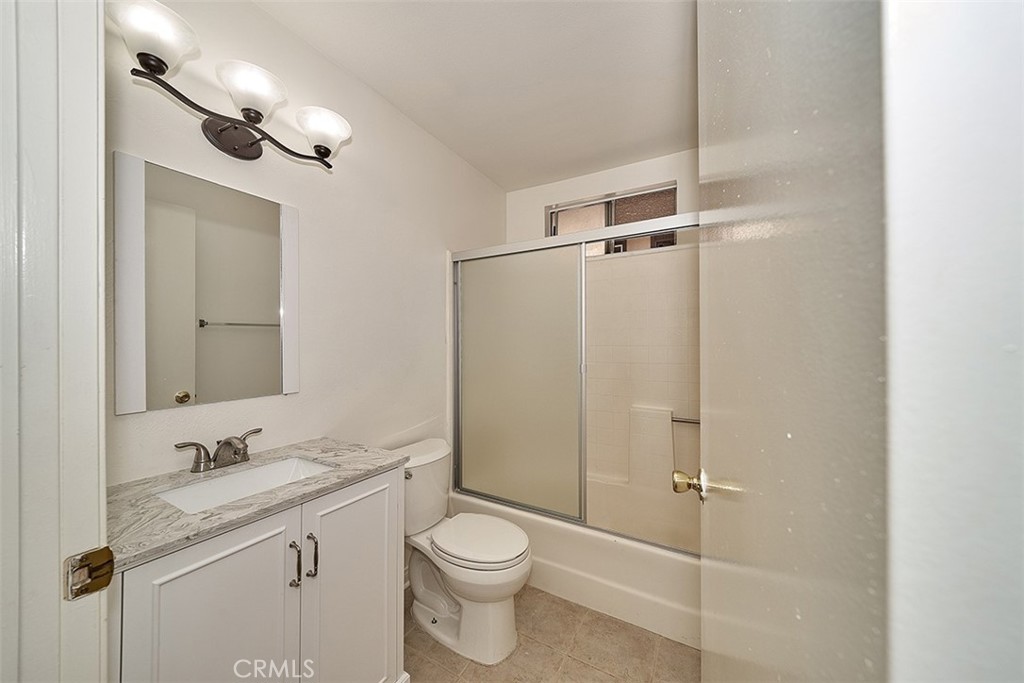433 S Manhattan 213 Property Photo 20