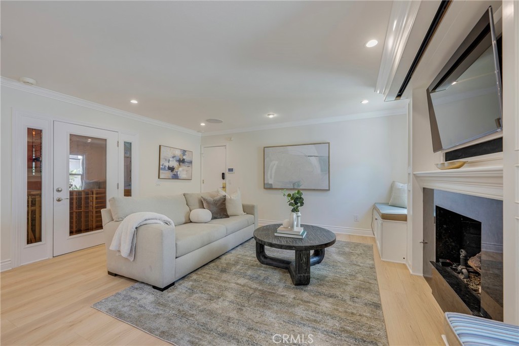 511 S Weymouth Court Property Photo 15