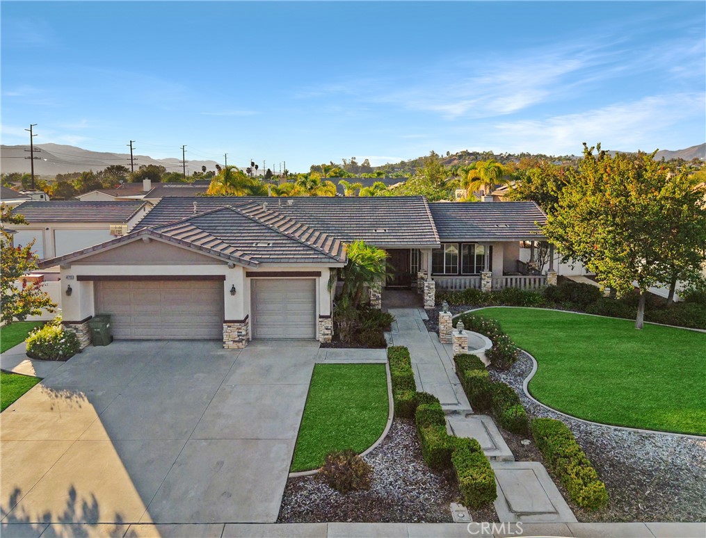 41733 Hollister Property Photo 1