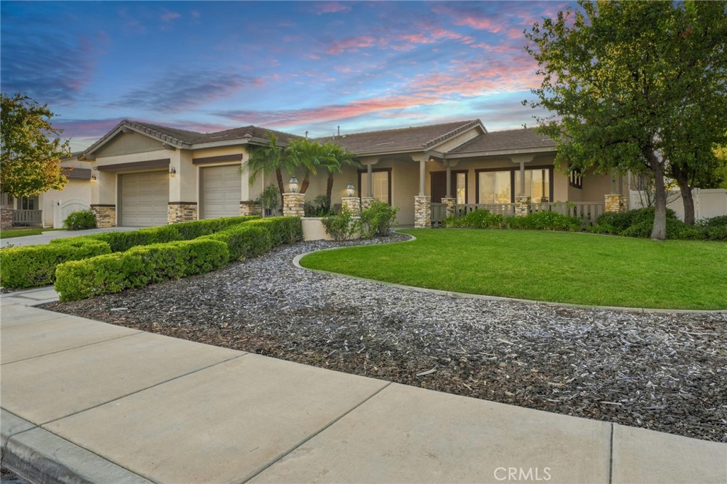 41733 Hollister Property Photo 2