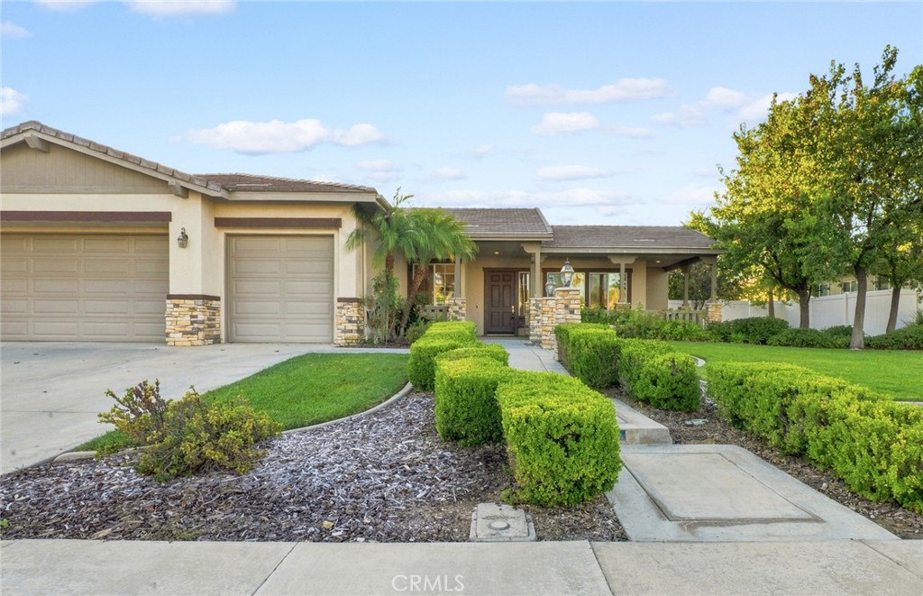 41733 Hollister Property Photo 3