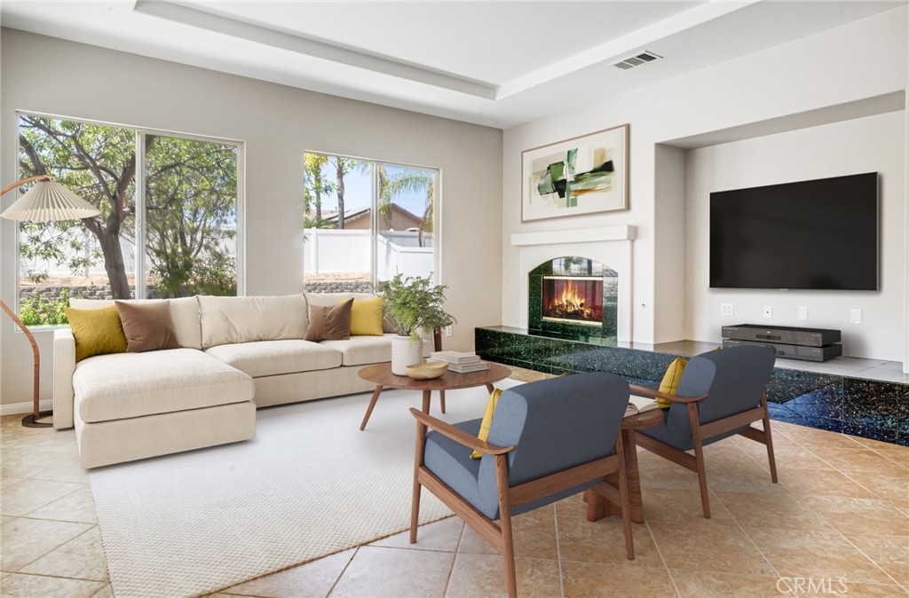 41733 Hollister Property Photo 4