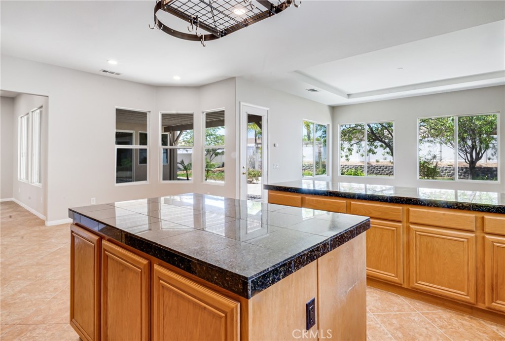 41733 Hollister Property Photo 6