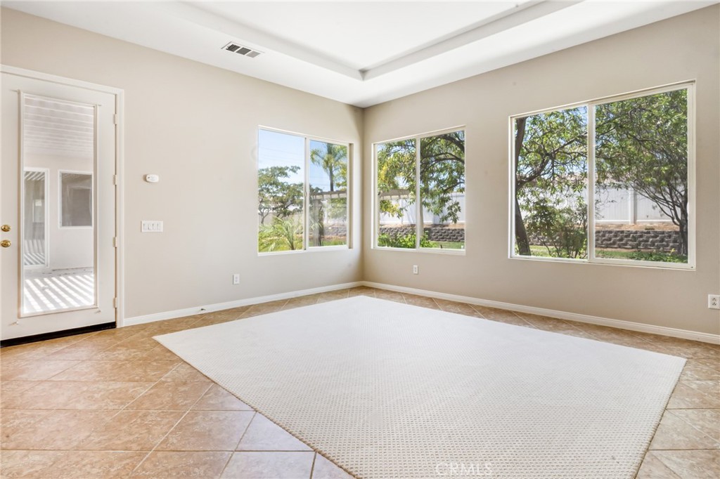 41733 Hollister Property Photo 12