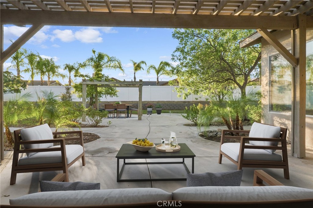 41733 Hollister Property Photo 13