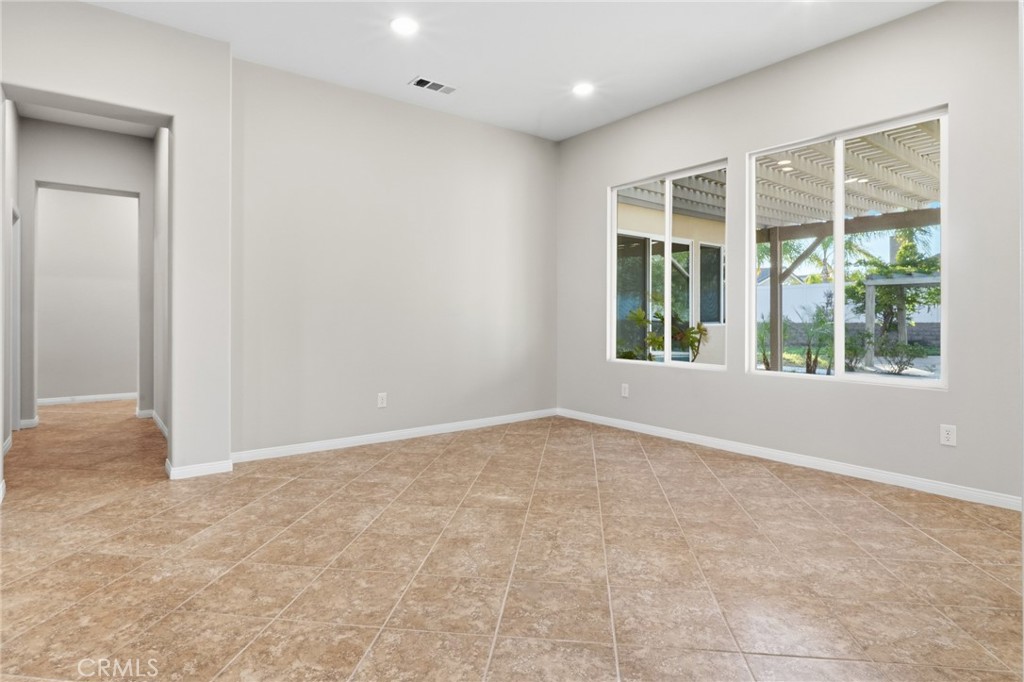 41733 Hollister Property Photo 31