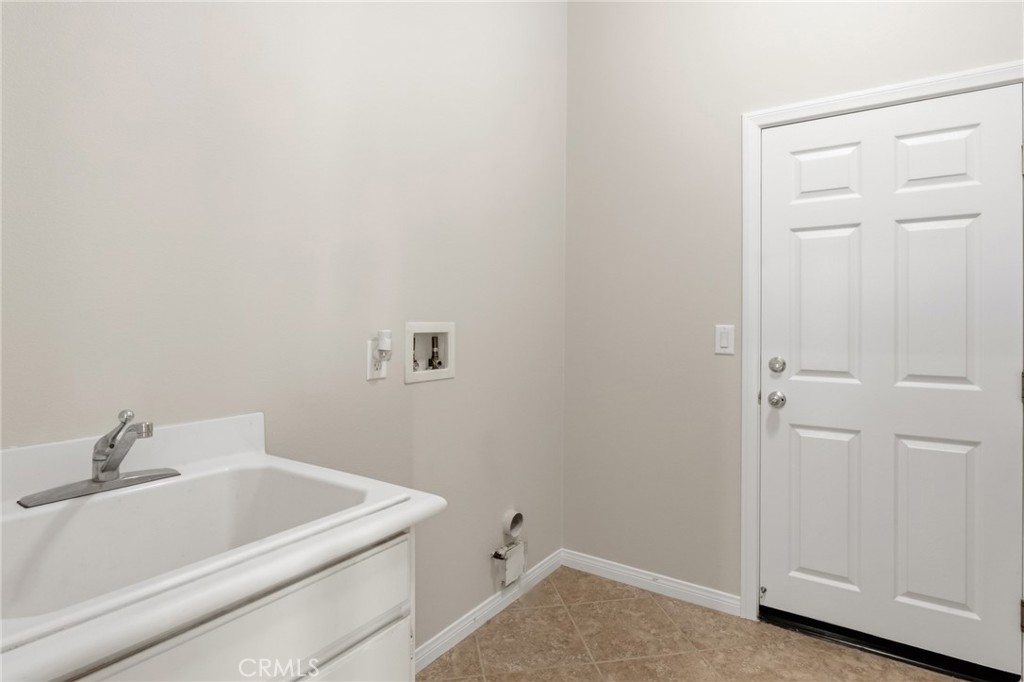 41733 Hollister Property Photo 34
