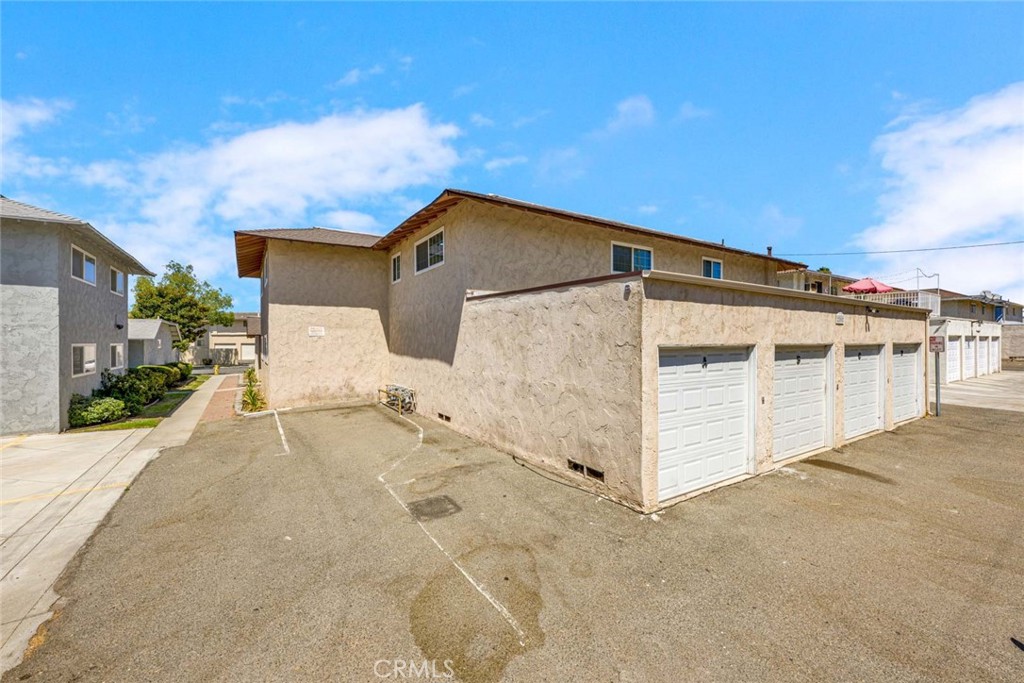 2808 Santiago Road Property Photo 7