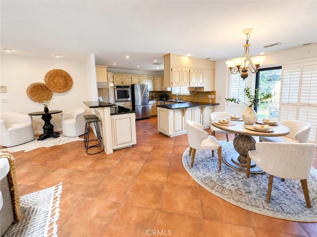 986 Post Road Property Photo 1
