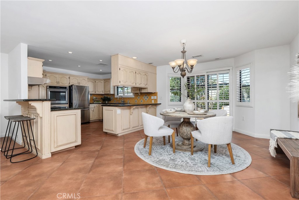 986 Post Road Property Photo 18