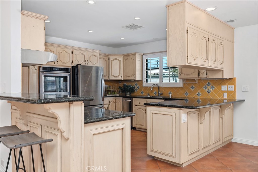 986 Post Road Property Photo 22