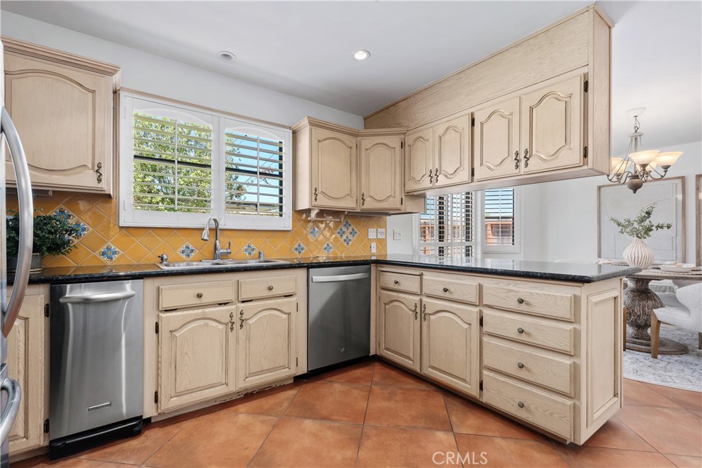 986 Post Road Property Photo 24