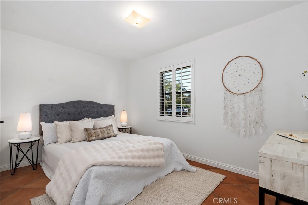 986 Post Road Property Photo 34