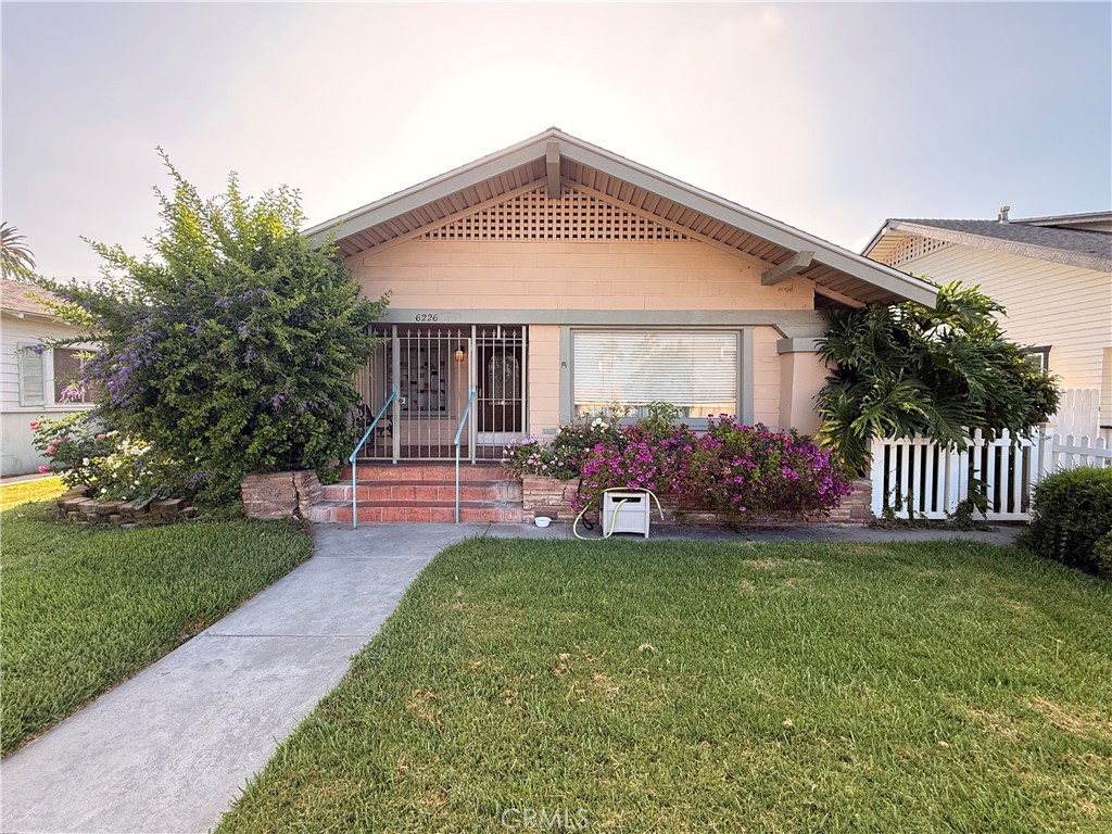 6226 Comstock Property Photo 2
