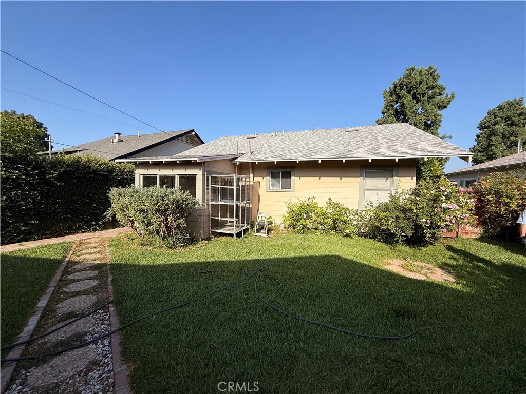 6226 Comstock Property Photo 4