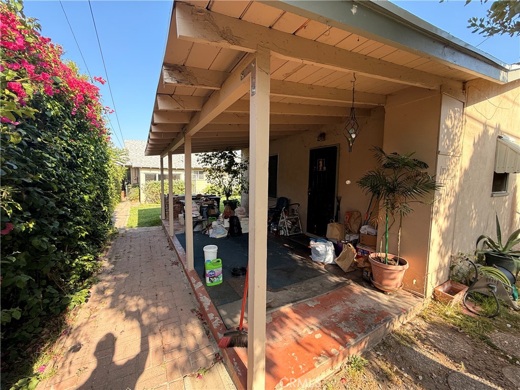 6226 Comstock Property Photo 5