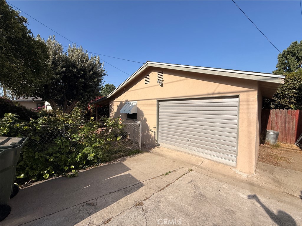 6226 Comstock Property Photo 6