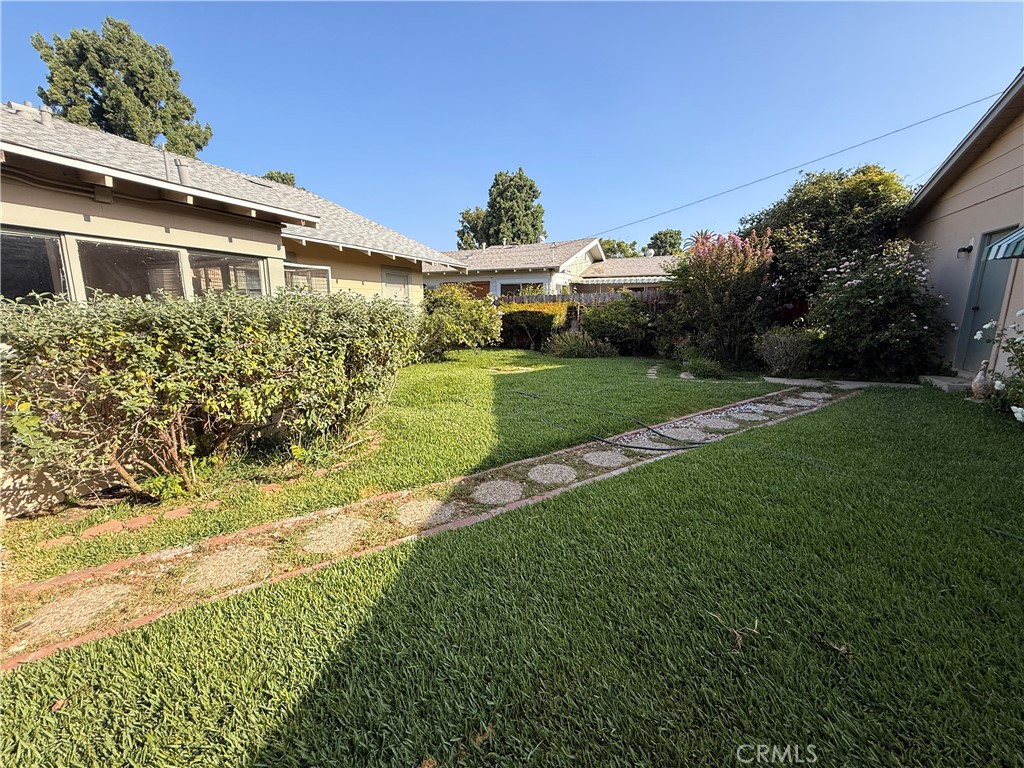 6226 Comstock Property Photo 9