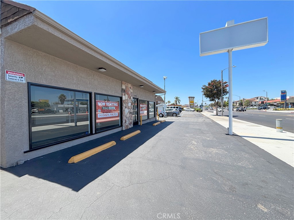 9422 Alondra Boulevard Property Photo 1
