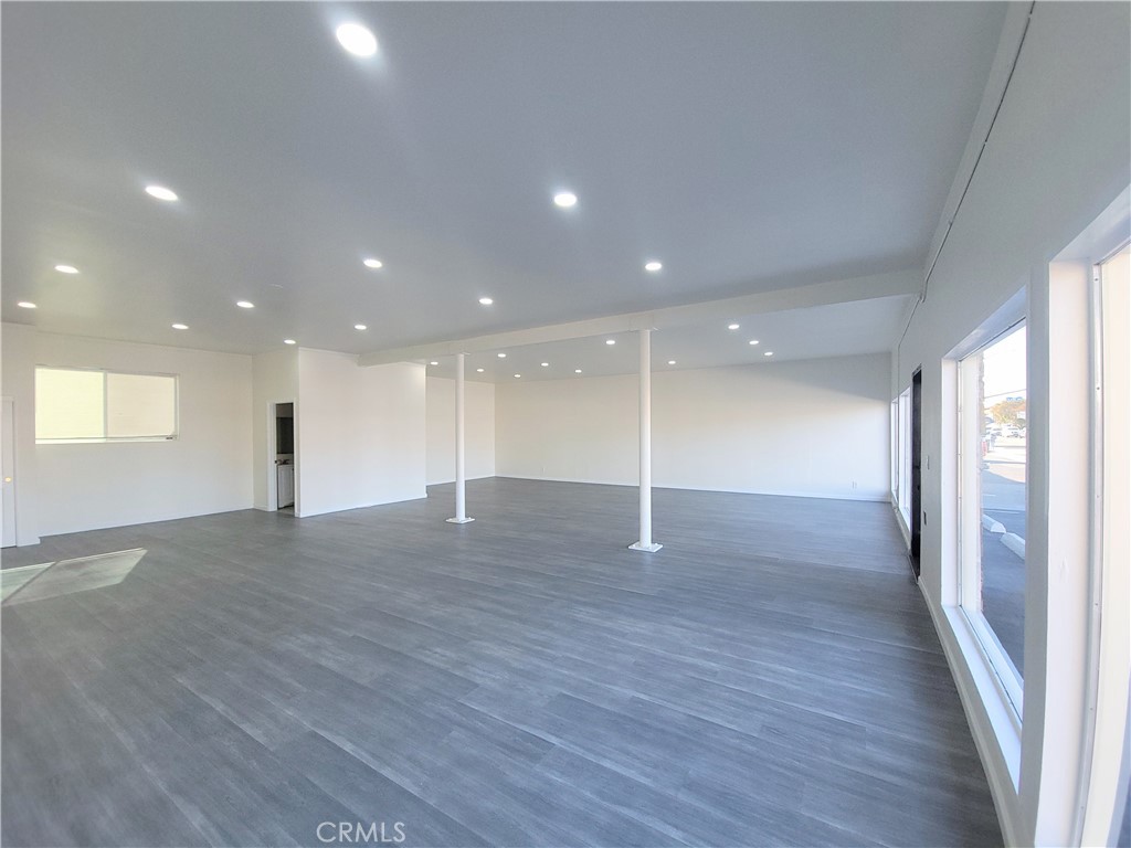 9422 Alondra Boulevard Property Photo 4