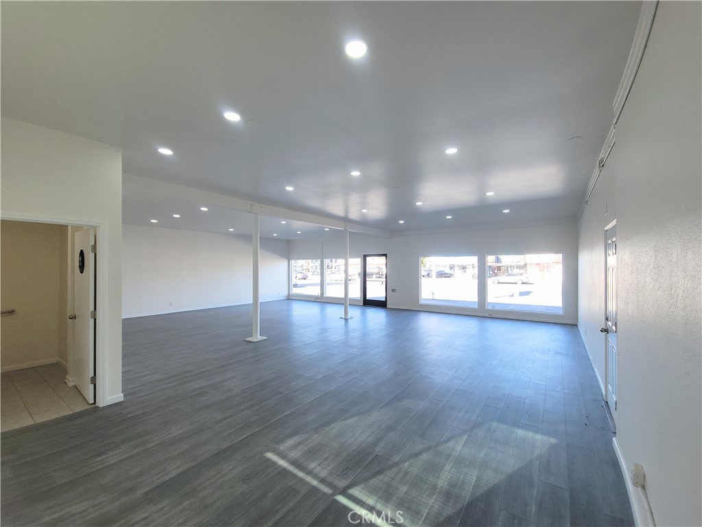 9422 Alondra Boulevard Property Photo 7
