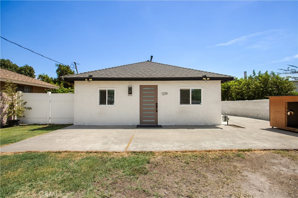 1219 Spruce Property Photo 1