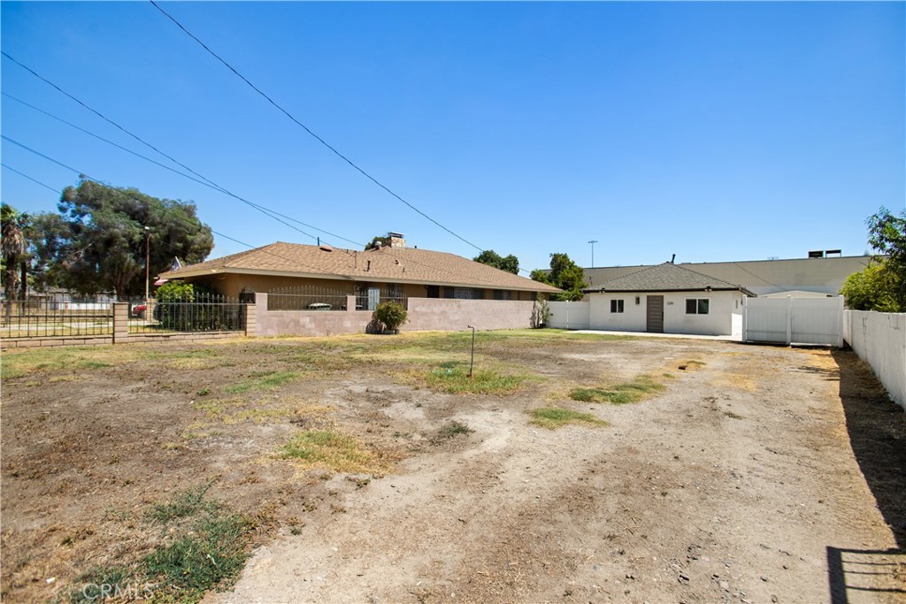 1219 Spruce Property Photo 3