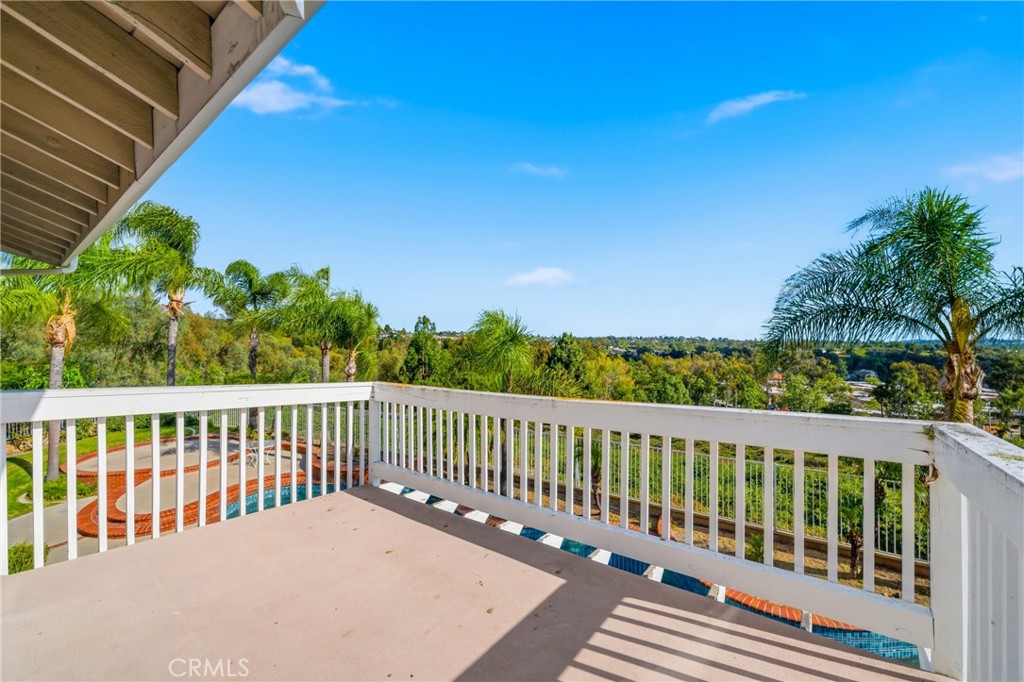 25856 Windsong Property Photo 9