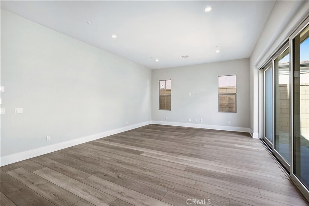 212 Mistwater Property Photo 17