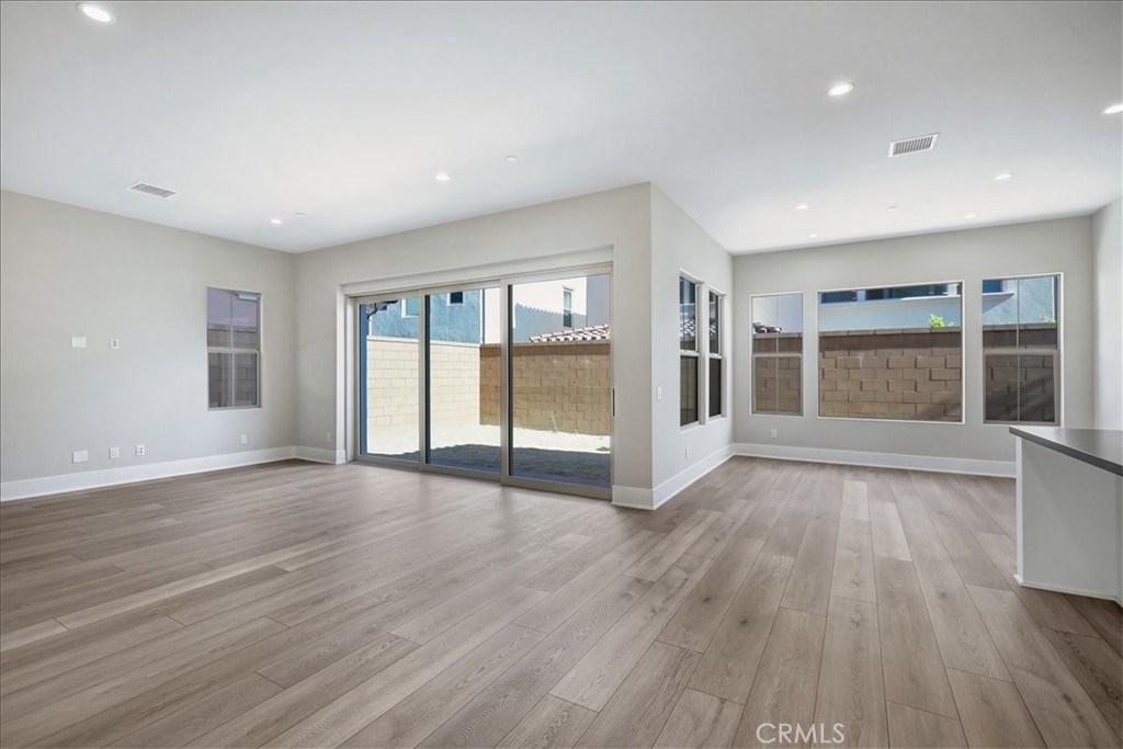 212 Mistwater Property Photo 18