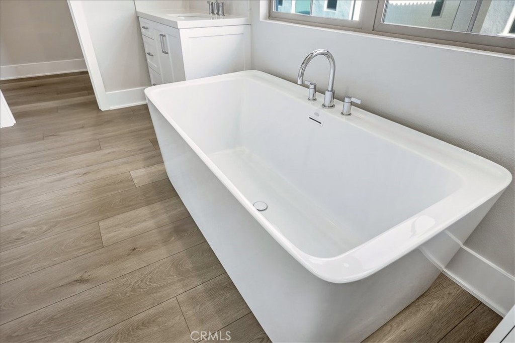212 Mistwater Property Photo 28