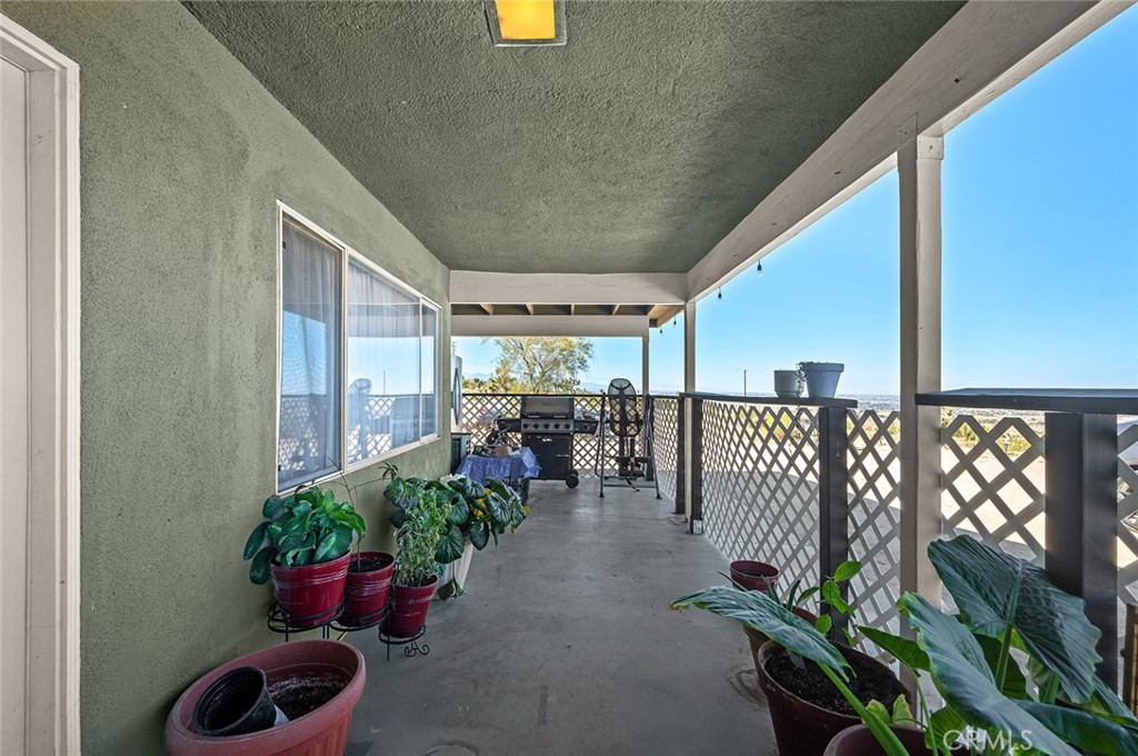 9459 Valley Vista Property Photo 4