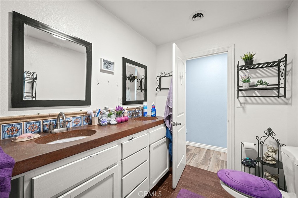 9459 Valley Vista Property Photo 17