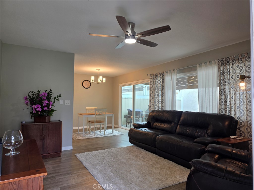 11043 Sherman Way Property Photo 2