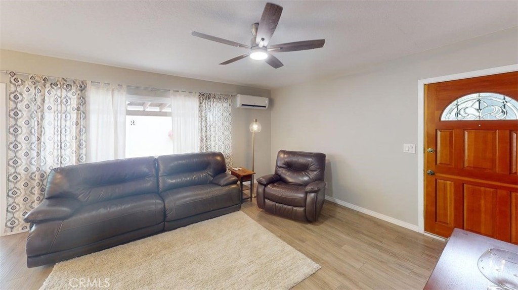 11043 Sherman Way Property Photo 3