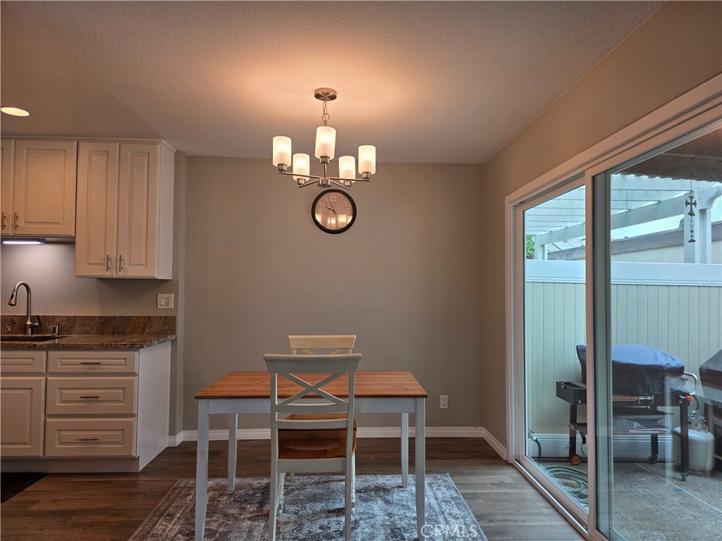 11043 Sherman Way Property Photo 6