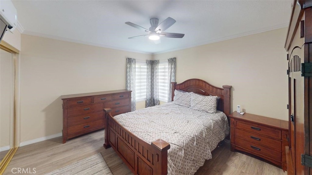 11043 Sherman Way Property Photo 10