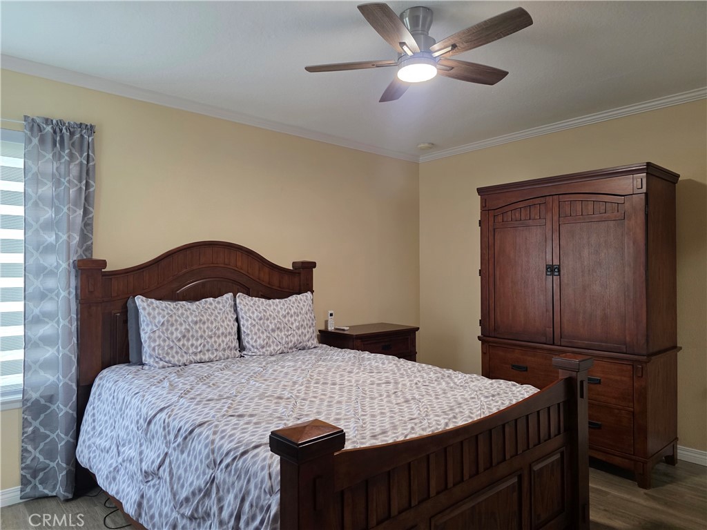 11043 Sherman Way Property Photo 11