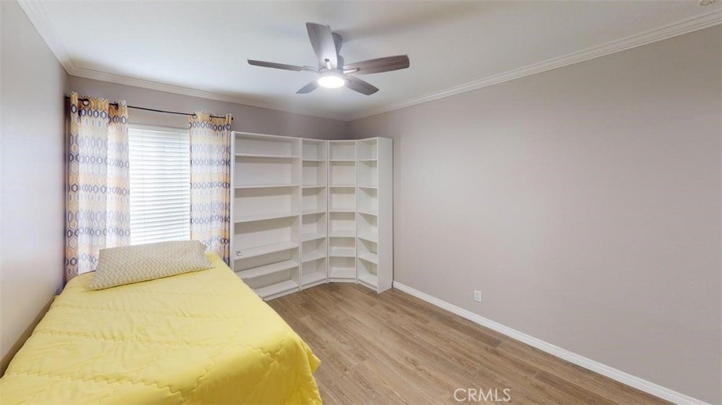 11043 Sherman Way Property Photo 14