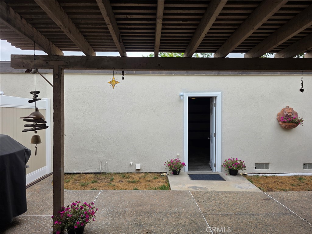 11043 Sherman Way Property Photo 17
