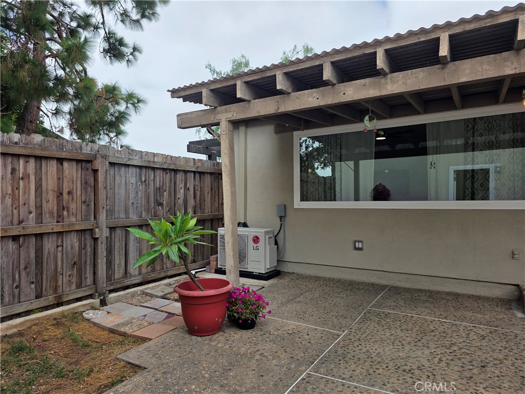 11043 Sherman Way Property Photo 19
