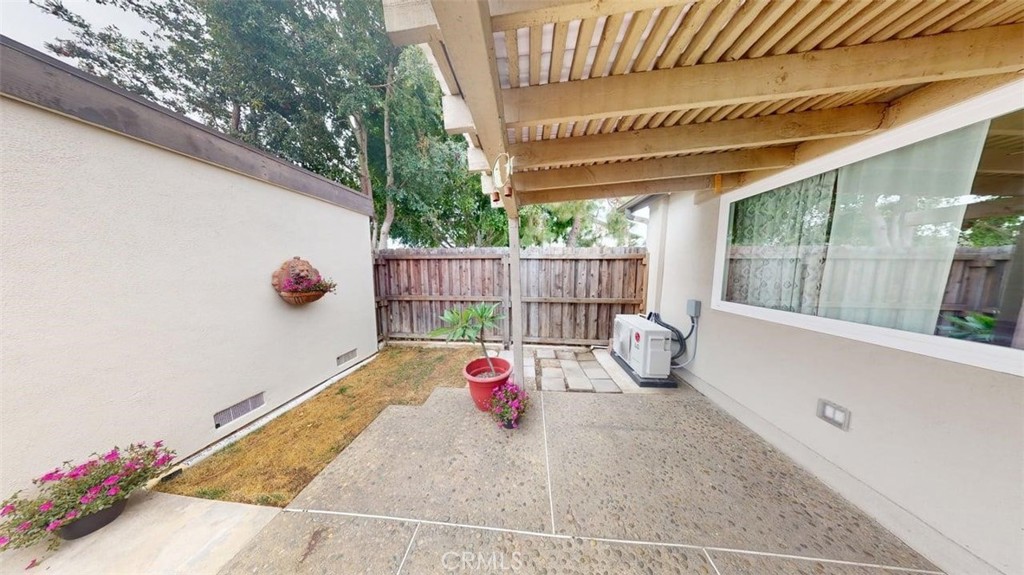 11043 Sherman Way Property Photo 20