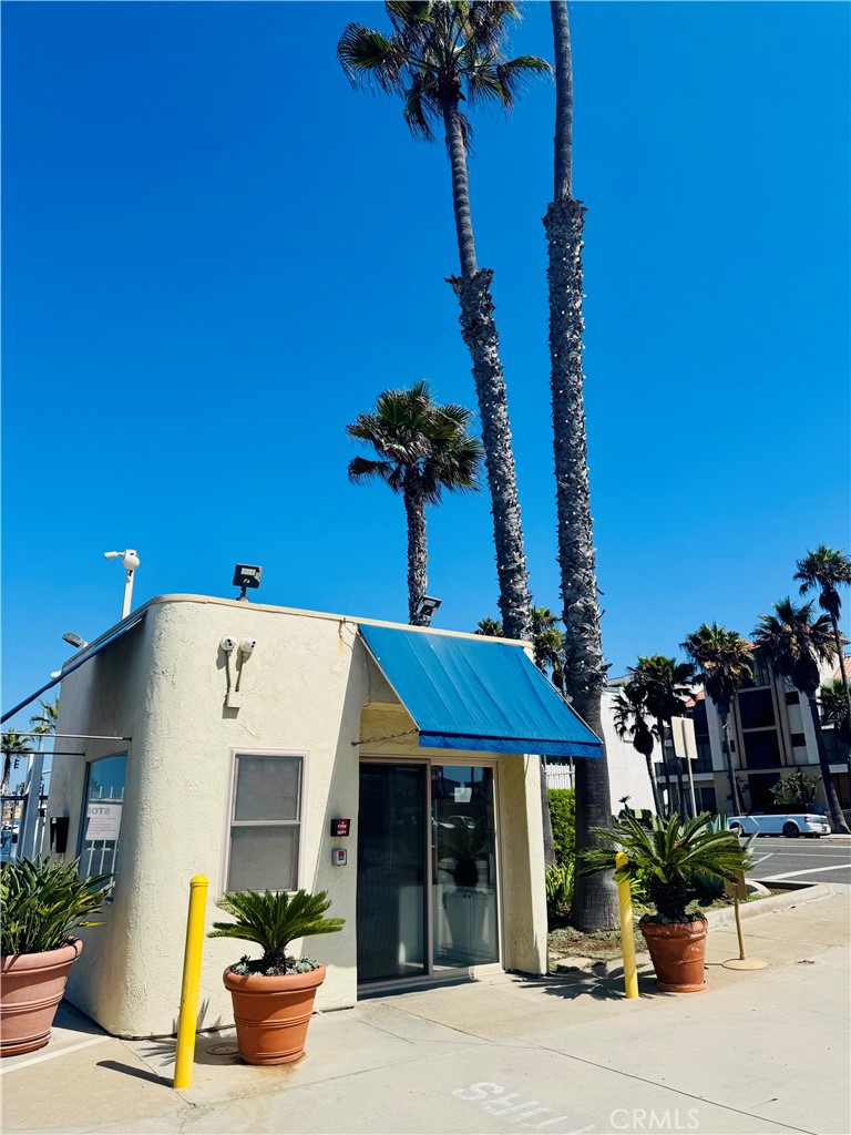 711 Pacific Coast 206 Property Photo 21