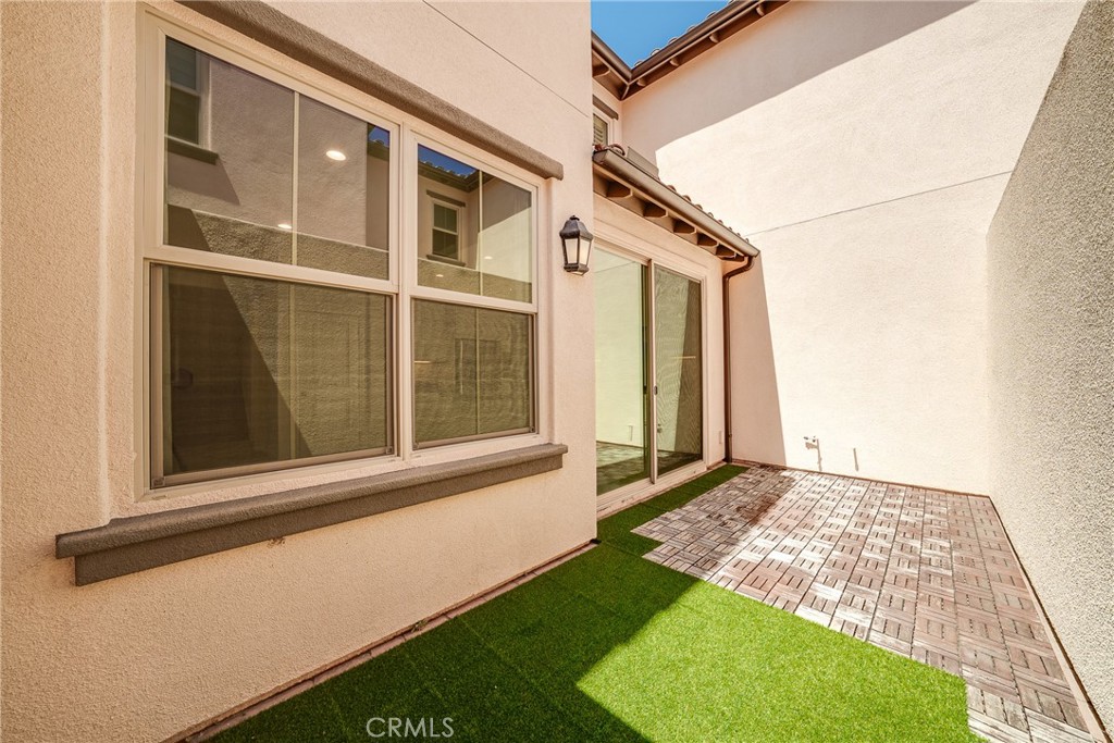 65 Jade Flower Property Photo 24