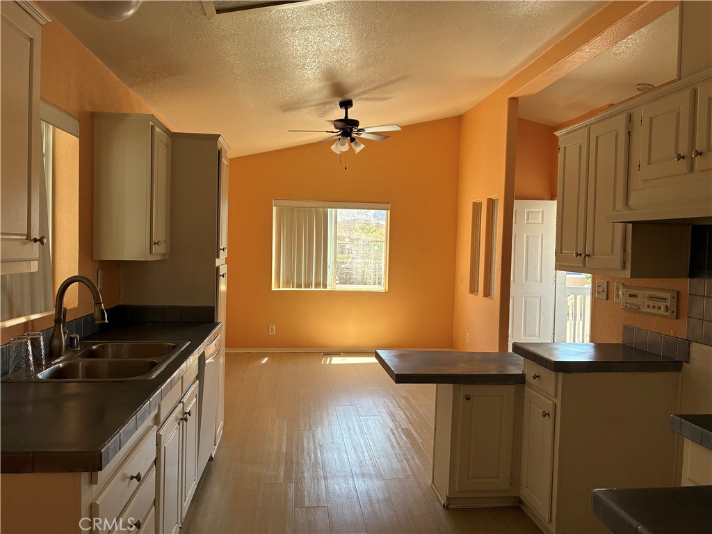 4901 Green River 309 Property Photo 4