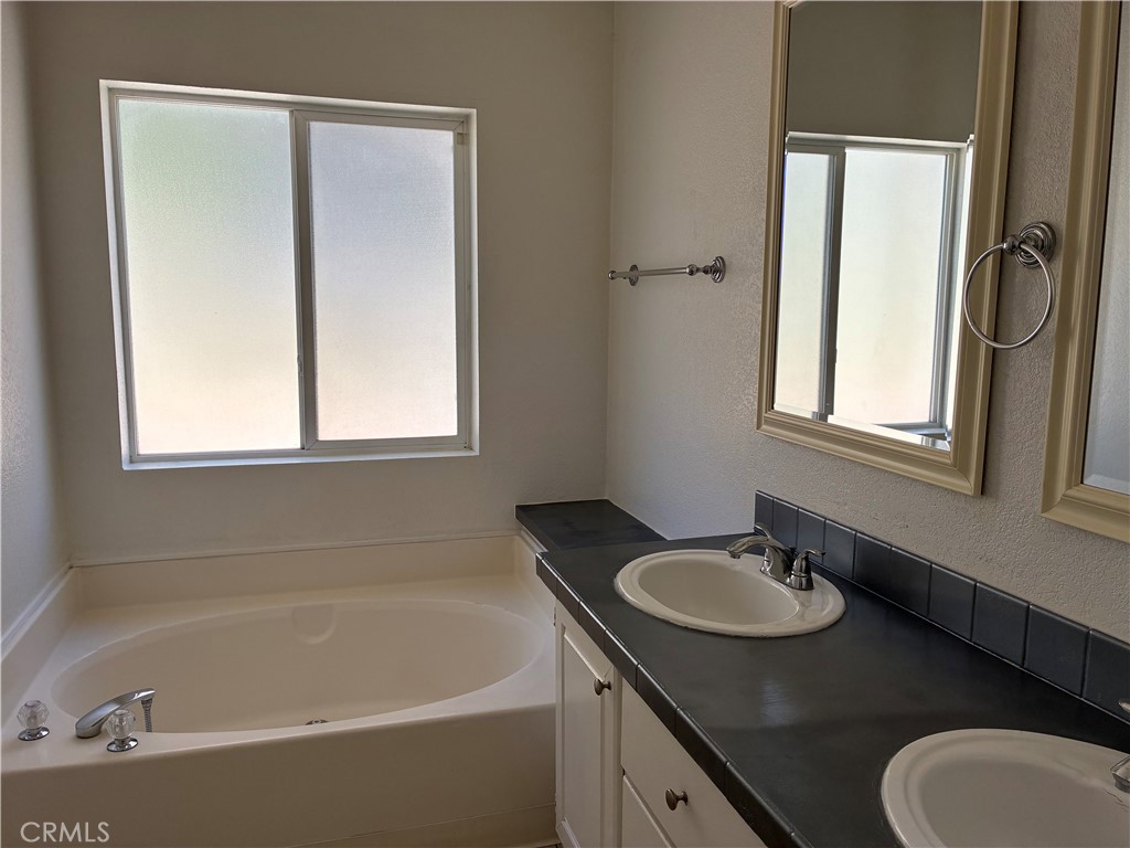 4901 Green River 309 Property Photo 11