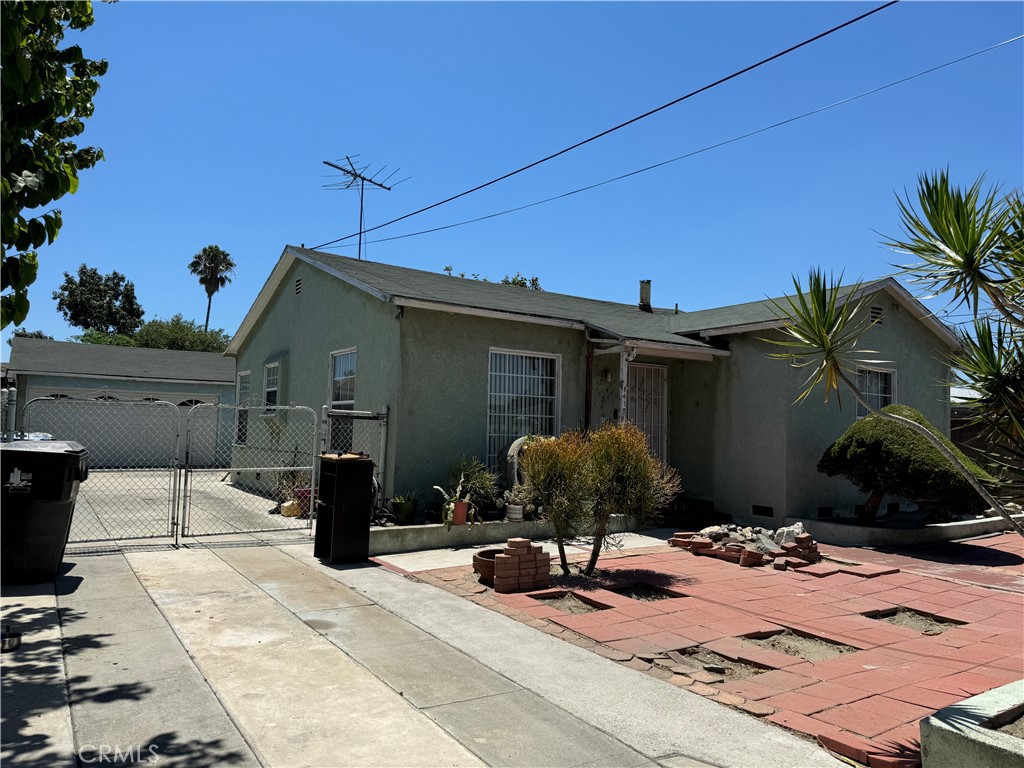 1418 W Burnett Property Photo 1