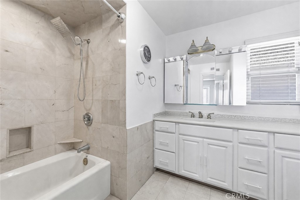 2789 E Diana Property Photo 11